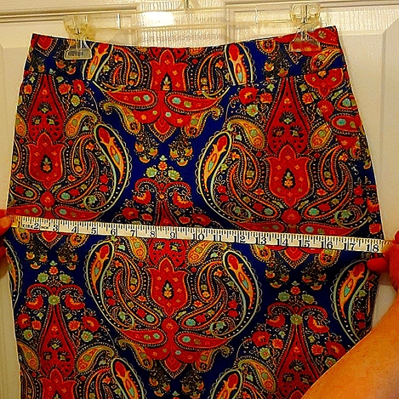 NWOT Merona Brand midi skirt. Size 6 - Picture 10 of 10